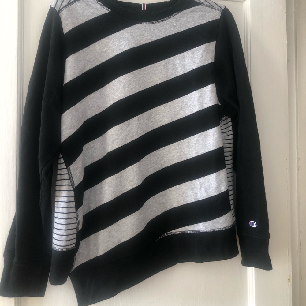 Champion Asymmetrical Hem Sweatshirt
